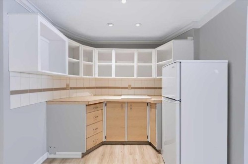 10827 Brae Road Sw, Calgary, AB - Indoor Photo Showing Other Room