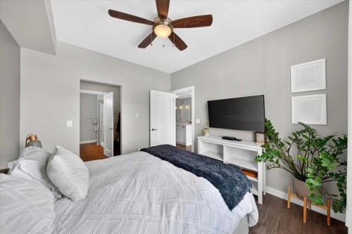 310-10 Walgrove Se, Calgary, AB - Indoor Photo Showing Bedroom