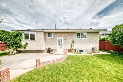42 Rundlelawn Close Ne, Calgary, AB - Outdoor