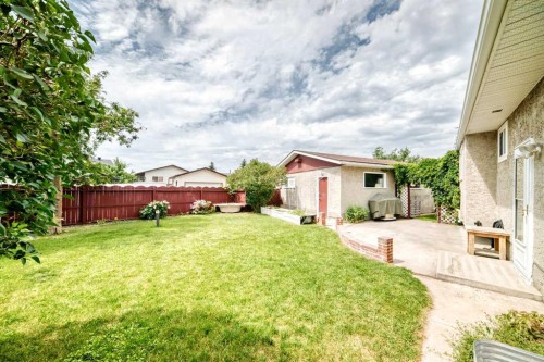 42 Rundlelawn Close Ne, Calgary, AB - Outdoor