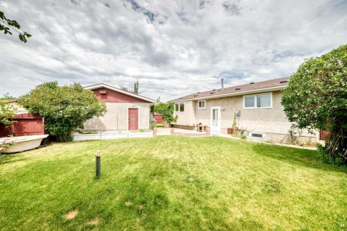 42 Rundlelawn Close Ne, Calgary, AB - Outdoor