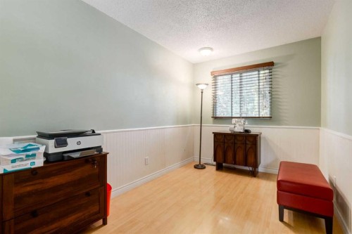 2512 106 Avenue Sw, Calgary, AB - Indoor Photo Showing Other Room