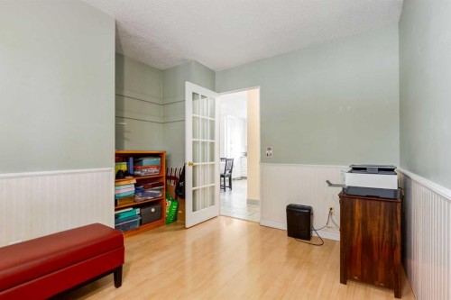 2512 106 Avenue Sw, Calgary, AB - Indoor