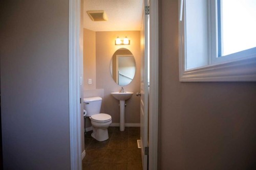 49 Auburn Bay Common Se, Calgary, AB - Indoor Photo Showing Bathroom