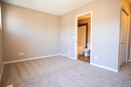 49 Auburn Bay Common Se, Calgary, AB - Indoor Photo Showing Other Room