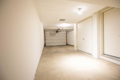 49 Auburn Bay Common Se, Calgary, AB - Indoor Photo Showing Garage