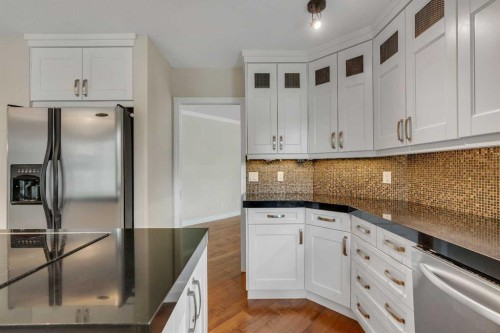 35 Strasbourg Bay Sw, Calgary, AB - Indoor Photo Showing Kitchen With Stainless Steel Kitchen