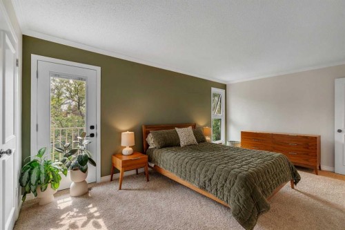 35 Strasbourg Bay Sw, Calgary, AB - Indoor Photo Showing Bedroom