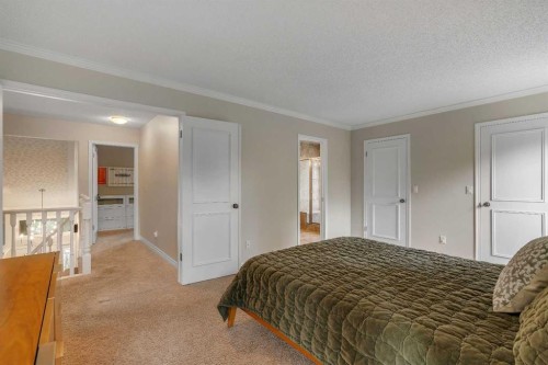 35 Strasbourg Bay Sw, Calgary, AB - Indoor Photo Showing Bedroom