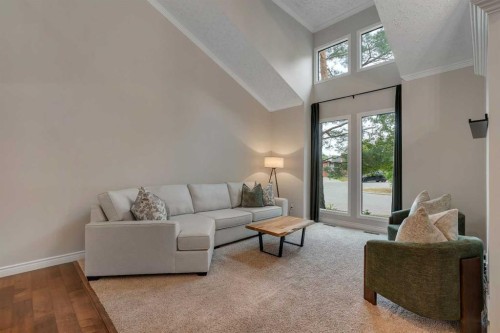 35 Strasbourg Bay Sw, Calgary, AB - Indoor