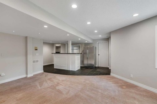 35 Strasbourg Bay Sw, Calgary, AB - Indoor Photo Showing Other Room