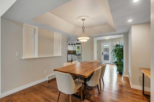 35 Strasbourg Bay Sw, Calgary, AB - Indoor Photo Showing Dining Room