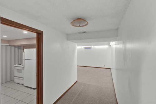 27 Bedridge Way Ne, Calgary, AB 