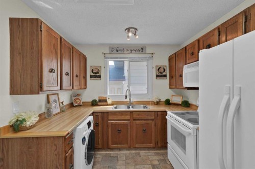 27 Bedridge Way Ne, Calgary, AB 