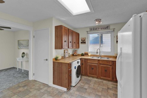 27 Bedridge Way Ne, Calgary, AB 
