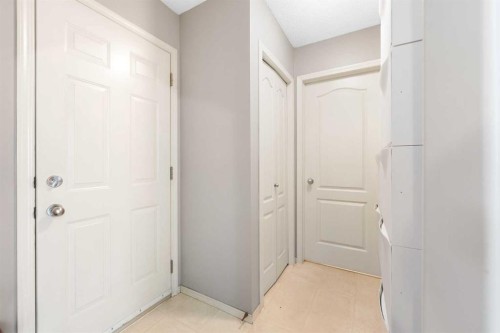 69 Hampstead Gardens Nw, Calgary, AB - Indoor Photo Showing Other Room