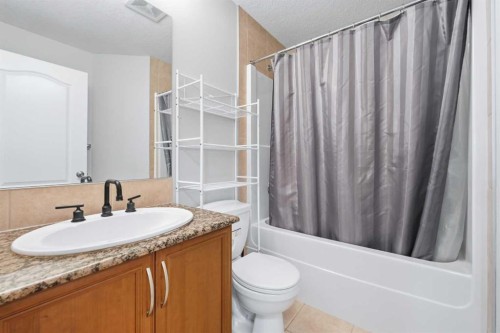 38 Silverado Skies Crescent Sw, Calgary, AB - Indoor Photo Showing Bathroom