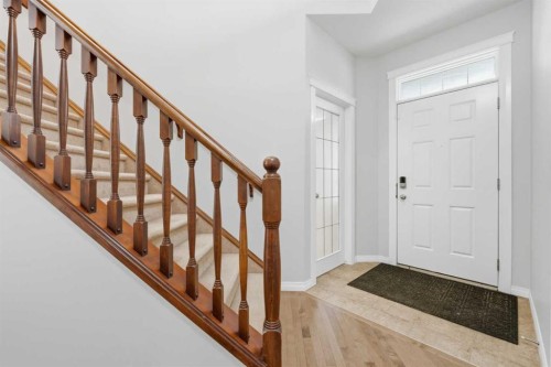 38 Silverado Skies Crescent Sw, Calgary, AB - Indoor Photo Showing Other Room