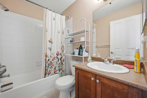 2206-1140 Taradale Drive Ne, Calgary, AB - Indoor Photo Showing Bathroom