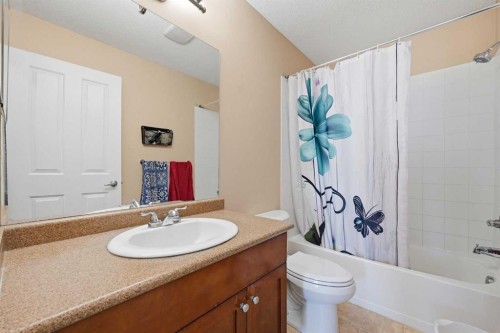2206-1140 Taradale Drive Ne, Calgary, AB - Indoor Photo Showing Bathroom