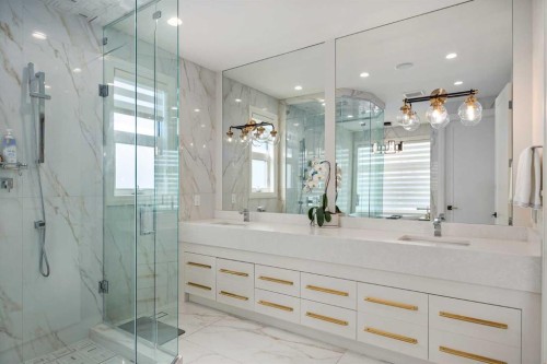 1414 Scotland Street Sw, Calgary, AB - Indoor Photo Showing Bathroom