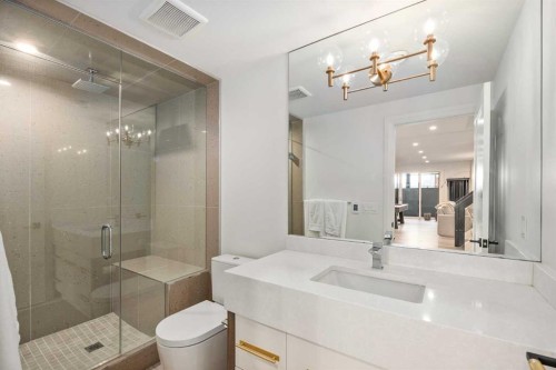 1414 Scotland Street Sw, Calgary, AB - Indoor Photo Showing Bathroom