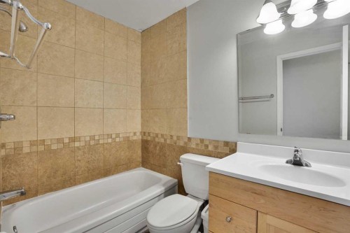 6-6404 4A Street Ne, Calgary, AB - Indoor Photo Showing Bathroom