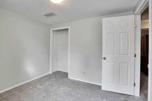 6-6404 4A Street Ne, Calgary, AB - Indoor Photo Showing Other Room