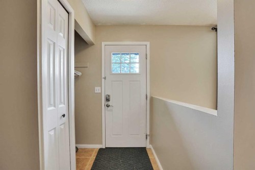 6-6404 4A Street Ne, Calgary, AB - Indoor Photo Showing Other Room
