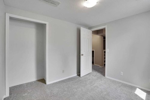 6-6404 4A Street Ne, Calgary, AB - Indoor Photo Showing Other Room