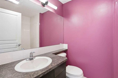 11-148 Rockyledge View Nw, Calgary, AB - Indoor Photo Showing Bathroom