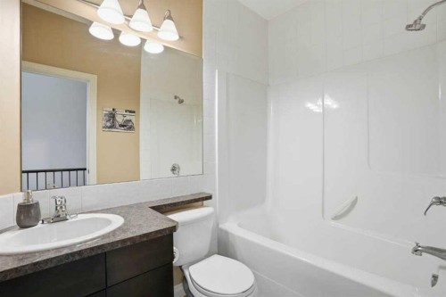 11-148 Rockyledge View Nw, Calgary, AB - Indoor Photo Showing Bathroom