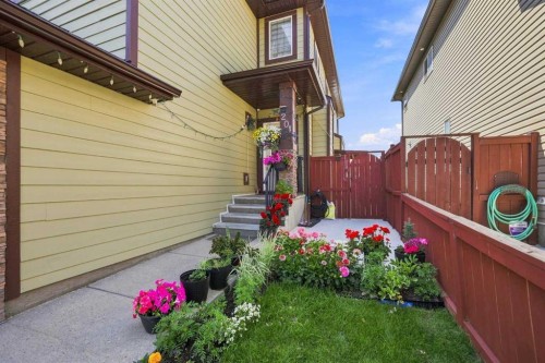 201 Saddlelake Drive Ne, Calgary, AB 
