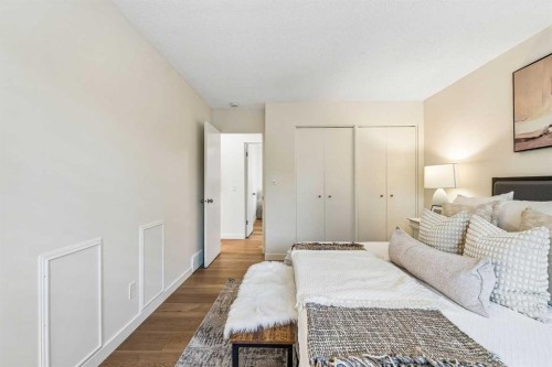 14517 Parkland Boulevard Se, Calgary, AB - Indoor Photo Showing Bedroom