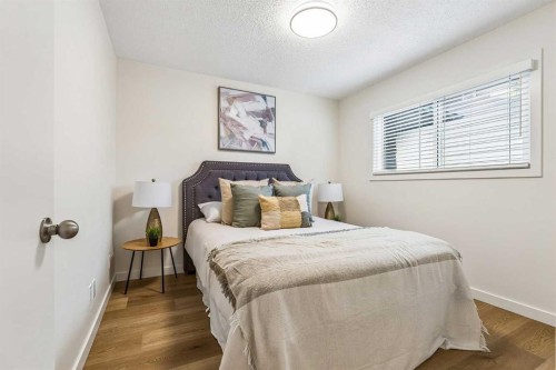 14517 Parkland Boulevard Se, Calgary, AB - Indoor Photo Showing Bedroom