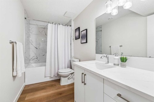 14517 Parkland Boulevard Se, Calgary, AB - Indoor Photo Showing Bathroom
