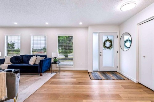 14517 Parkland Boulevard Se, Calgary, AB - Indoor