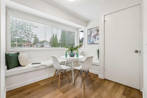 14517 Parkland Boulevard Se, Calgary, AB - Indoor Photo Showing Dining Room