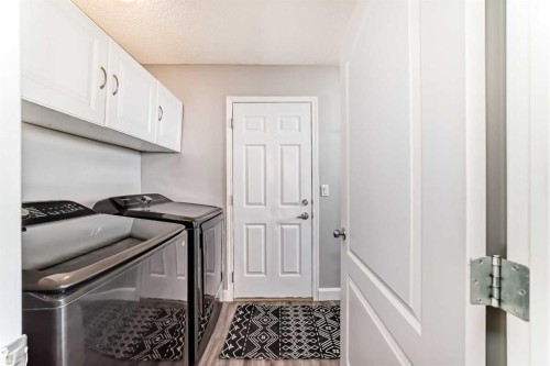 22 Moe Avenue Nw, Langdon, AB - Indoor
