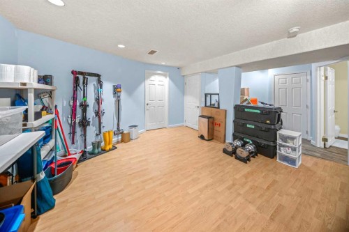 43 Cougar Ridge Bay Sw, Calgary, AB - Indoor