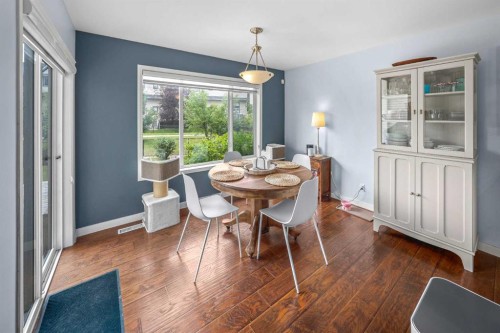 43 Cougar Ridge Bay Sw, Calgary, AB - Indoor Photo Showing Dining Room