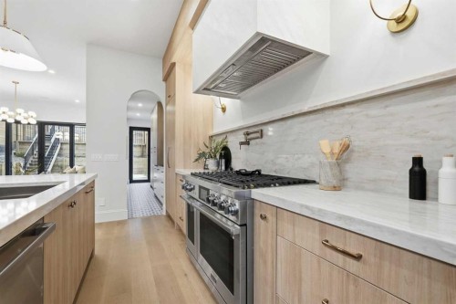 2009 28 Avenue Sw, Calgary, AB - Indoor Photo Showing Kitchen With Upgraded Kitchen