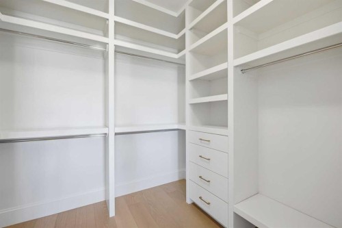 2023 27 Avenue Sw, Calgary, AB - Indoor With Storage
