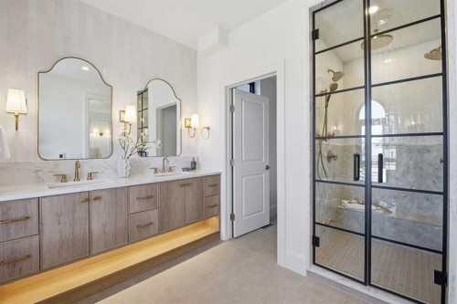 2023 27 Avenue Sw, Calgary, AB - Indoor Photo Showing Bathroom