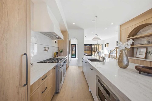 2025 27 Avenue Sw, Calgary, AB - Indoor Photo Showing Kitchen With Upgraded Kitchen
