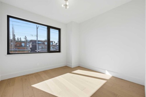 2025 27 Avenue Sw, Calgary, AB - Indoor Photo Showing Other Room