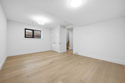2025 27 Avenue Sw, Calgary, AB - Indoor Photo Showing Other Room