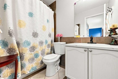 454 Millrise Square Sw, Calgary, AB - Indoor Photo Showing Bathroom