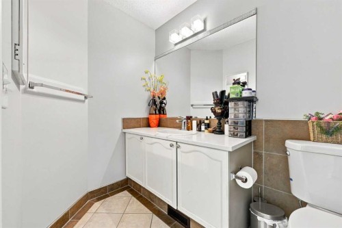 454 Millrise Square Sw, Calgary, AB - Indoor Photo Showing Bathroom