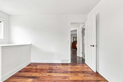 454 Millrise Square Sw, Calgary, AB - Indoor Photo Showing Other Room